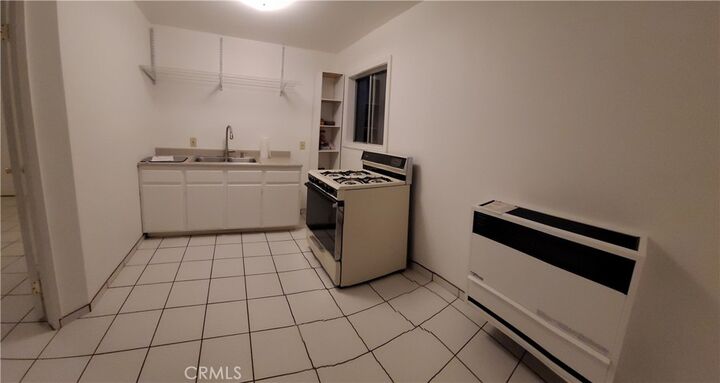 Property Photo:  10519 Nopalito Street  CA 93304 