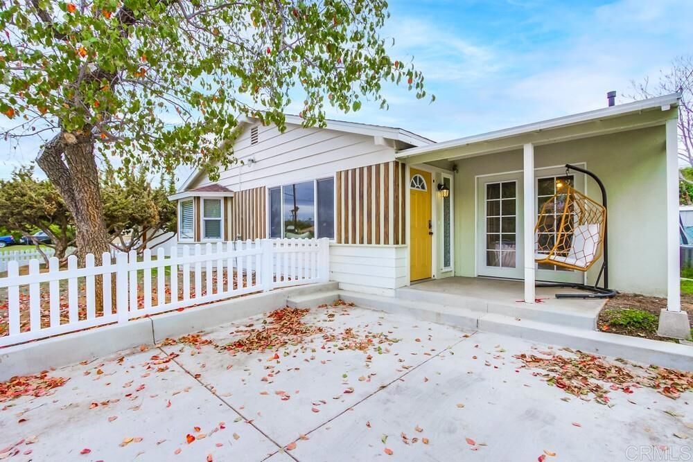 Property Photo: 801 W 11th Avenue CA 92025