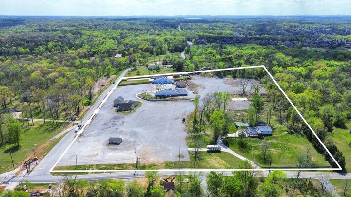 Property Photo: 2060 Old Lebanon Dirt Rd TN 37122
