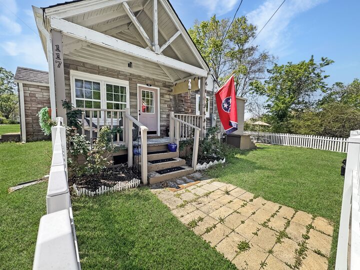 Property Photo:  117 Cedar St  TN 37058 