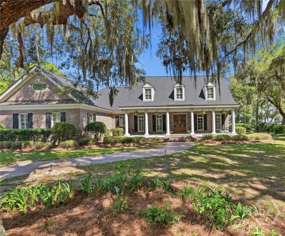 Property Photo:  2024 Walthour Road  GA 31410 