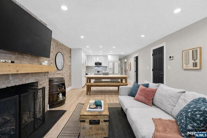 Property Photo:  112 Bloomfield Street 1  NJ 07030 