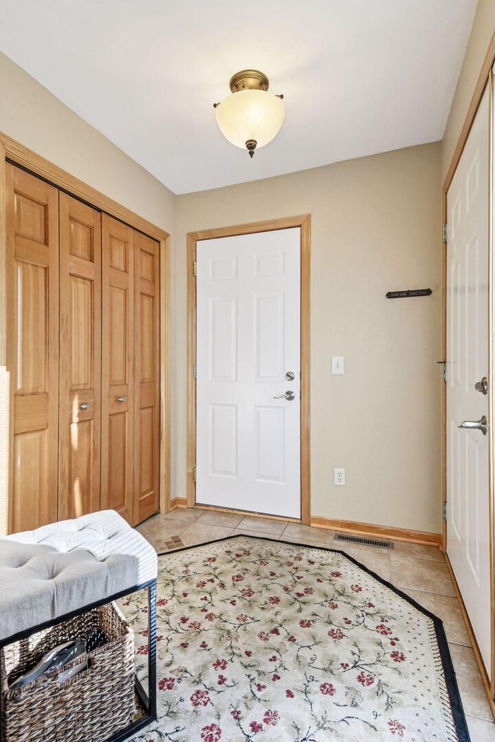 Property Photo:  952 Kimberly Lane  MN 55317 