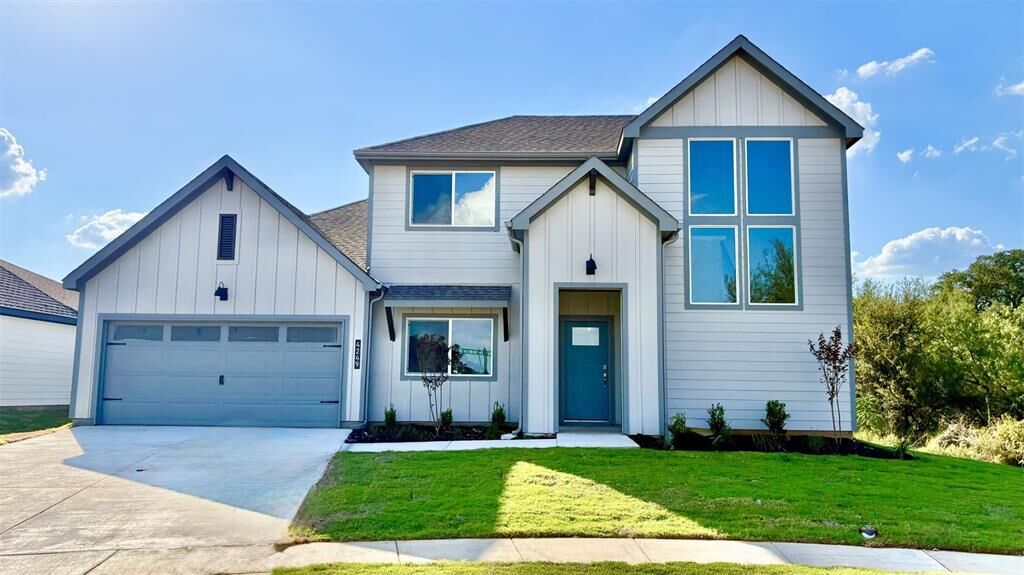 Property Photo:  231 Sandstone Circle  TX 76048 