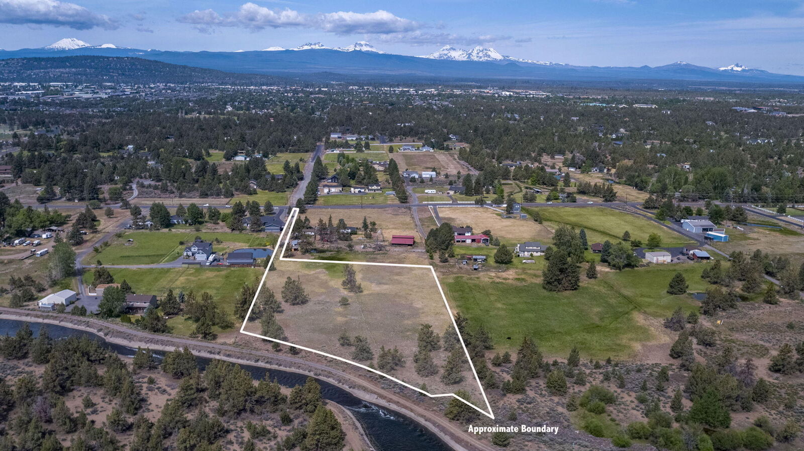 Property Photo:  63320 Deschutes Market Road  OR 97701 