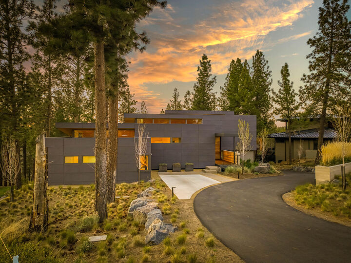Property Photo: 61865 Hosmer Lake Drive OR 97702