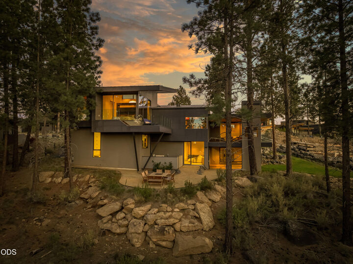 Property Photo:  61865 Hosmer Lake Drive  OR 97702 
