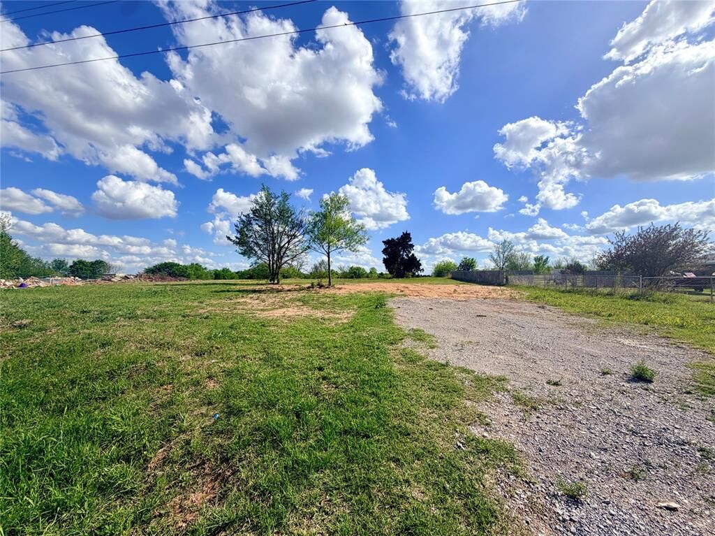 Property Photo:  517 County Road 1390  OK 73018 