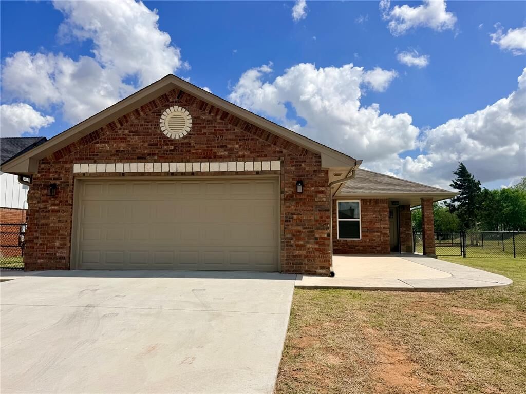Property Photo:  131 Bowerwood Drive  OK 73018 
