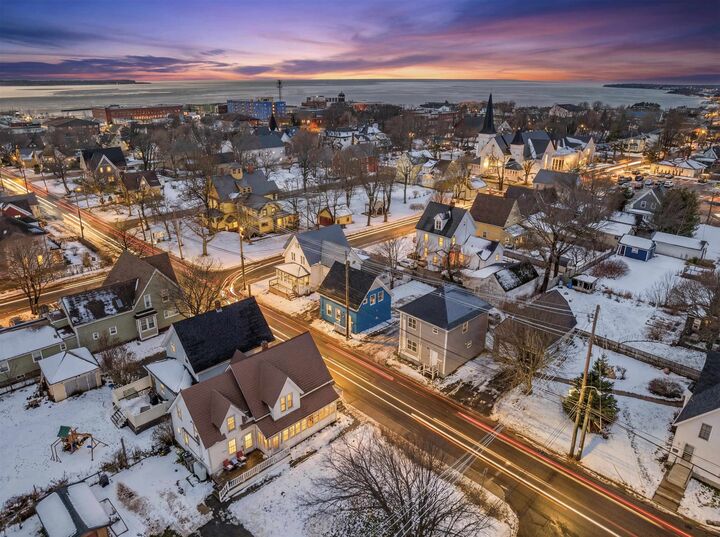 Photo de la propriété:  100 Granville Street  PE C1N 2Z6 