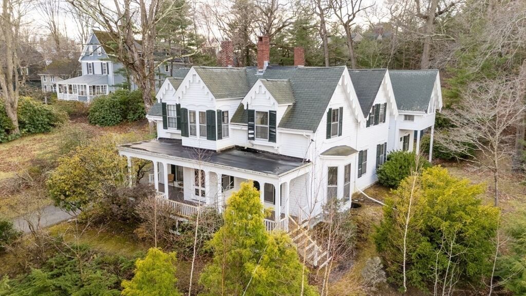 Property Photo:  140 Pleasant St  MA 02459 