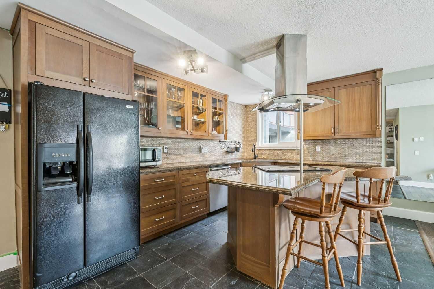 Property Photo:  1915 26 Street SW 103  AB T3E 2A2 