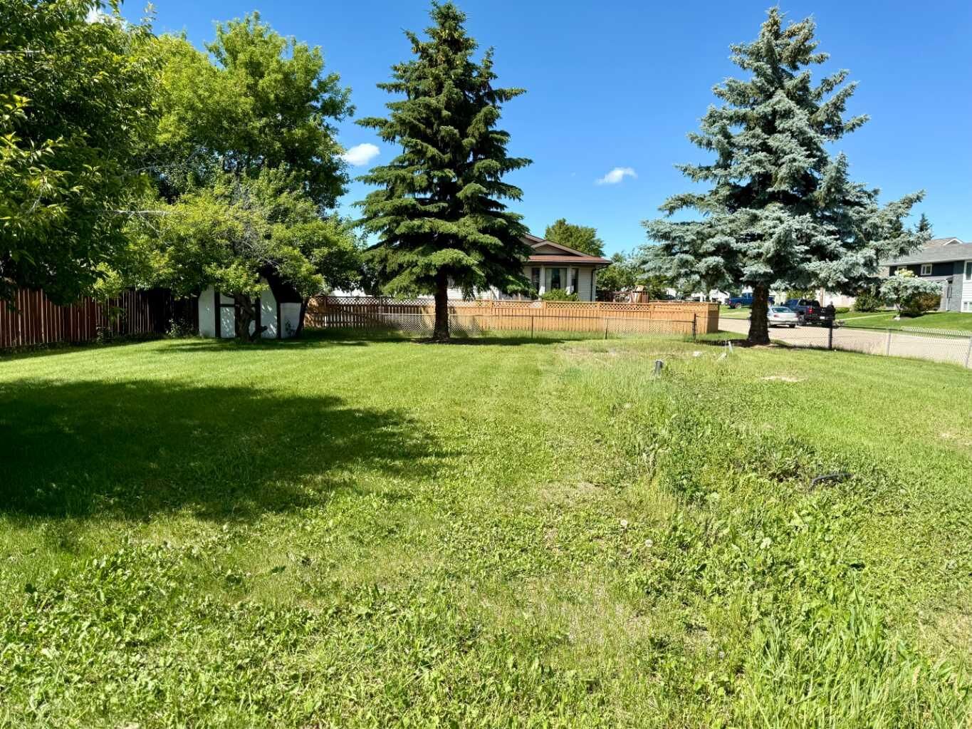 Property Photo:  1958 5 Avenue  AB T9W 1H9 