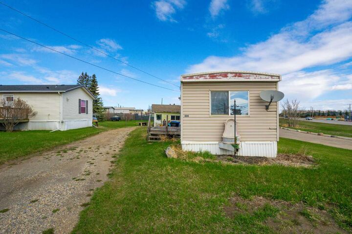 Property Photo: 804 Center Street AB T0M 0N0