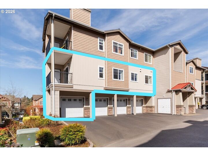 Property Photo: 600 NW Lost Springs Ter 301 OR 97229