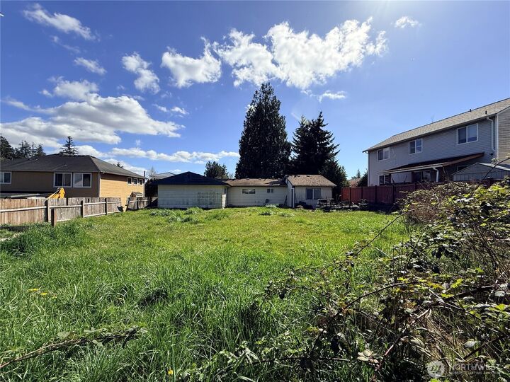 Property Photo: 2911 122nd Street SW WA 98204