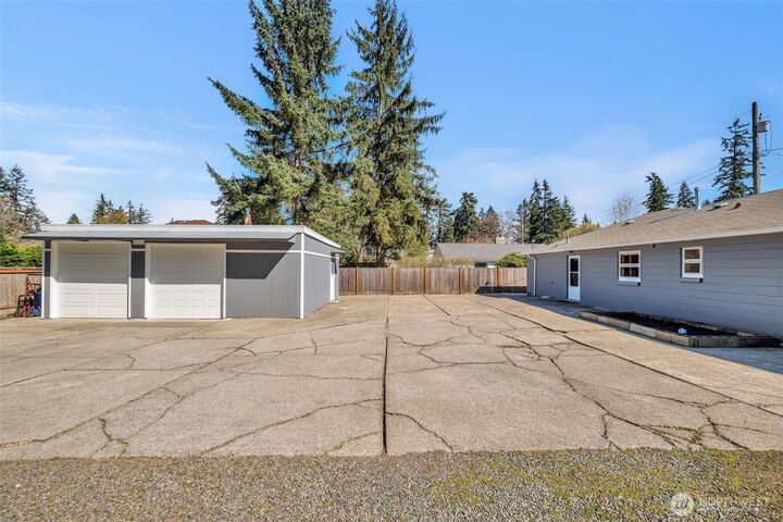 Property Photo:  1314 N 188th Street  WA 98133 