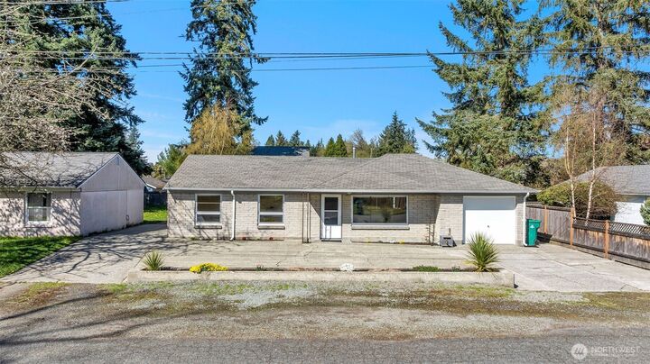 Property Photo: 1314 N 188th Street WA 98133