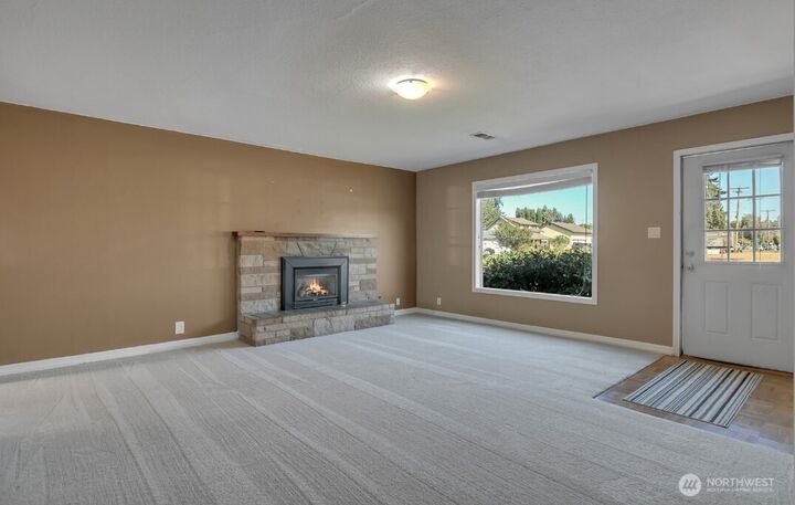 Property Photo:  624  9th Avenue SW  WA 98371 