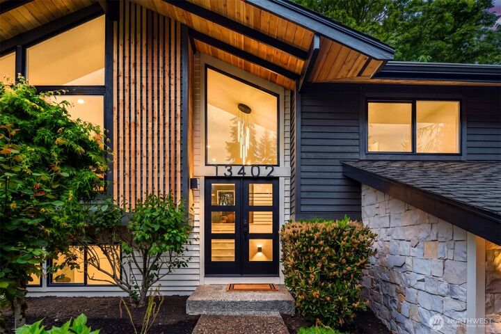 MLS#2504319: 13402 NE 119th Way, Redmond, WA 98052