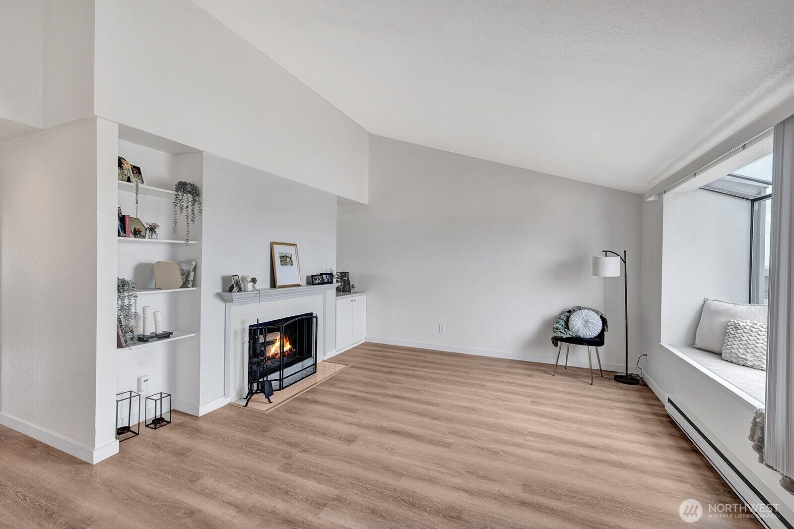 Property Photo:  1321 S Puget Drive E-33  WA 98055 