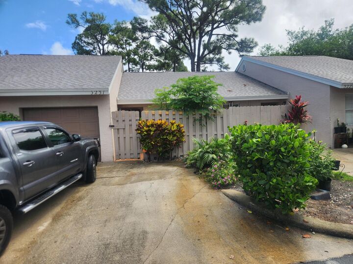 Property Photo:  5231 S Pine Abbey Dr Drive S  FL 33415 