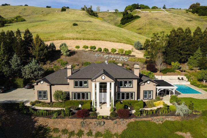 Property Photo:  9540 Via Del Oro  CA 95020 