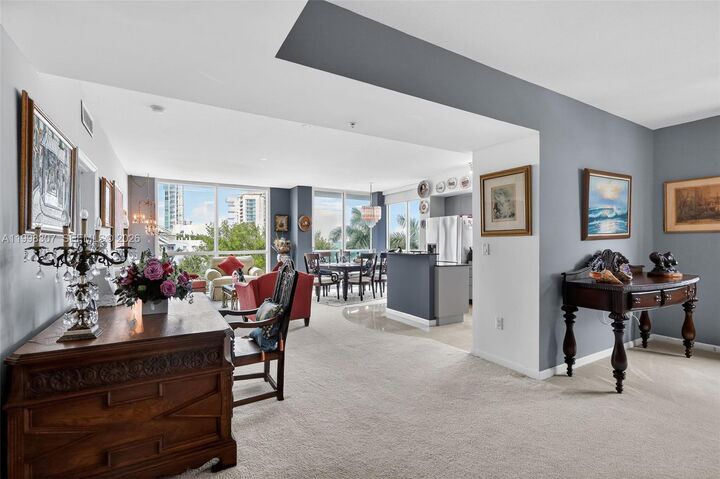 Property Photo:  7910 Harbor Island Dr 406  FL 33141 