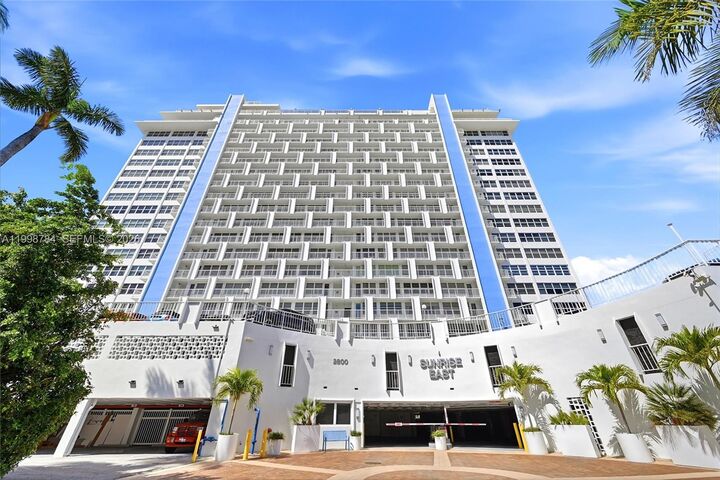 Property Photo: 2800 E Sunrise Blvd 7F FL 33304