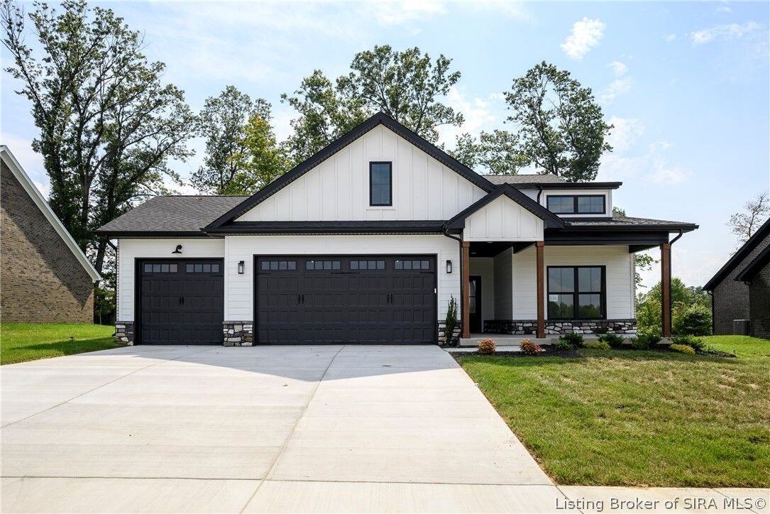 Property Photo: 7620 Melrose Lane 535 IN 47111
