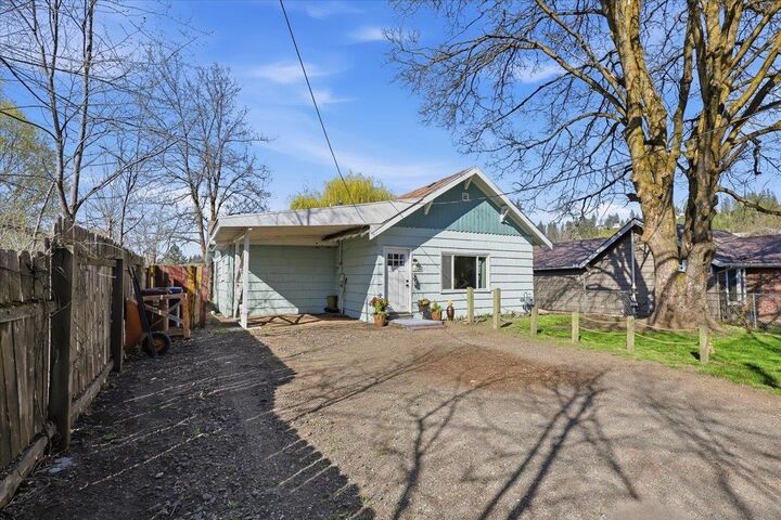 Property Photo:  1920 W 23rd Ave  WA 99224 