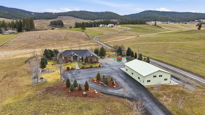 Property Photo: 9102 N Forker Rd WA 99217