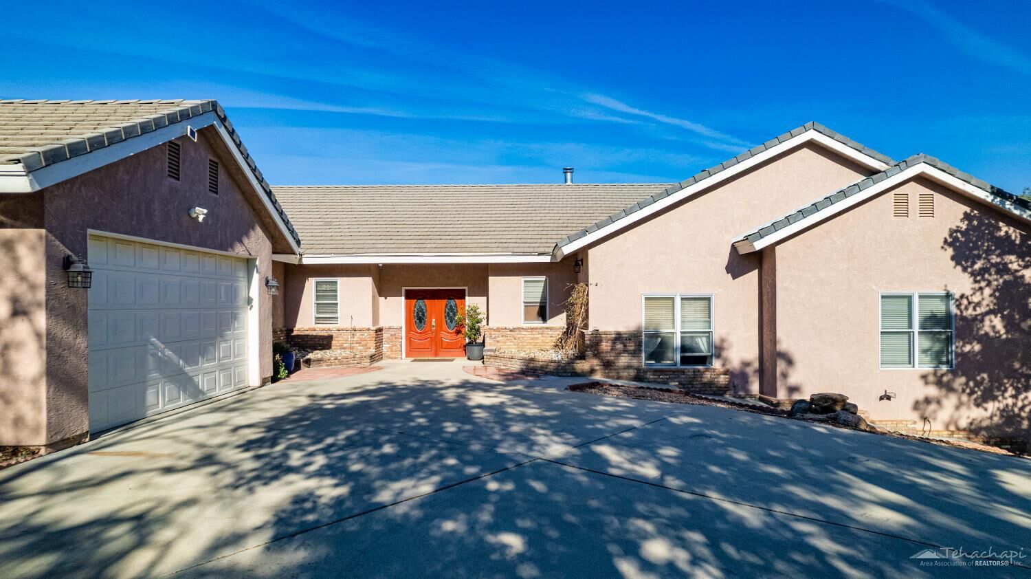 Property Photo:  29400 Stallion Springs Drive  CA 93561 