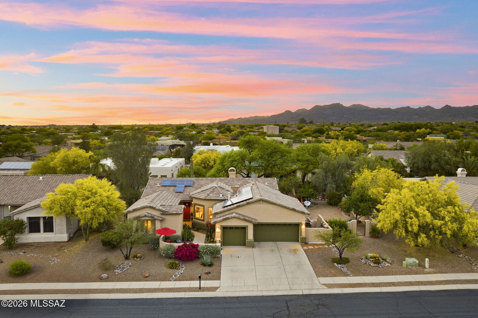 Property Photo:  11651 N Ribbonwood Drive  AZ 85737 