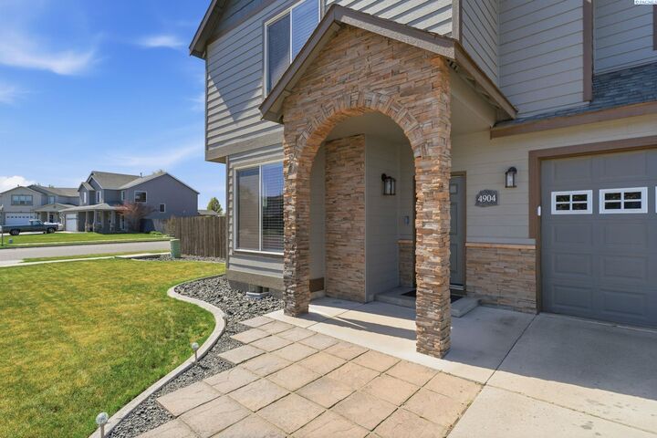 Property Photo:  4904 Monrovia Ln  WA 99301 