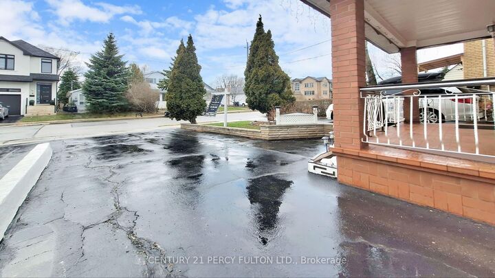 Property Photo:  69 Twenty Fourth Street  ON M8V 3N7 