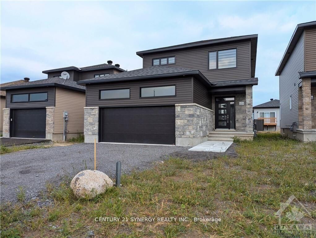 Property Photo:  527 Chambord Street  ON K0A 3K0 