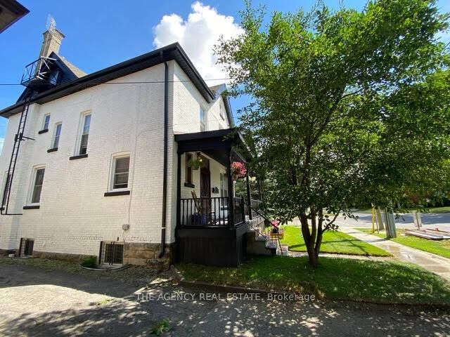 Property Photo:  870 Queens Avenue  ON N5W 3H6 