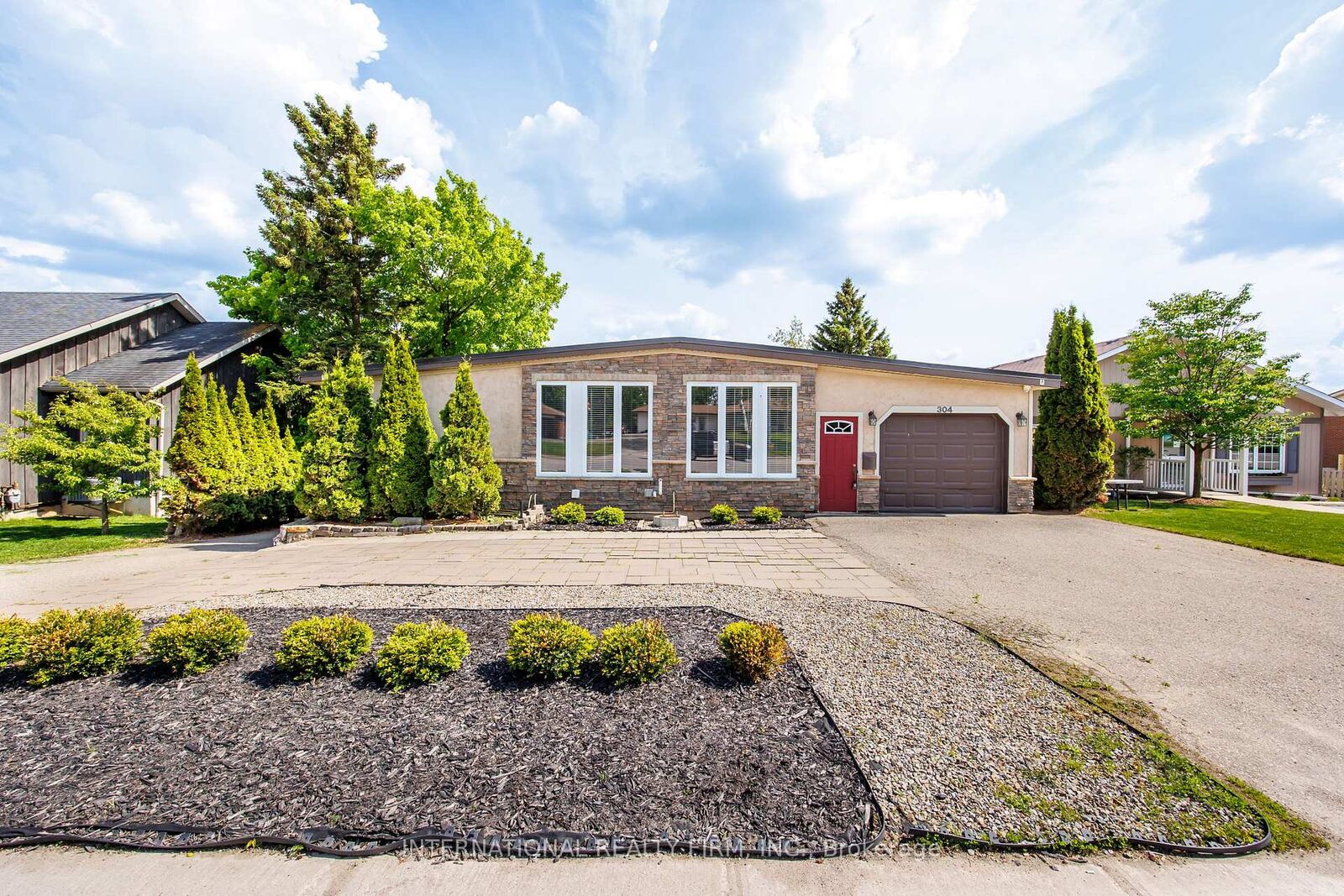 Property Photo: 304 Broadway N/A ON L9W 1L3