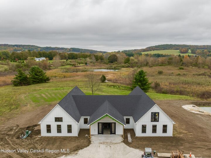 Property Photo:  42 Hy Vue  NY 12546 