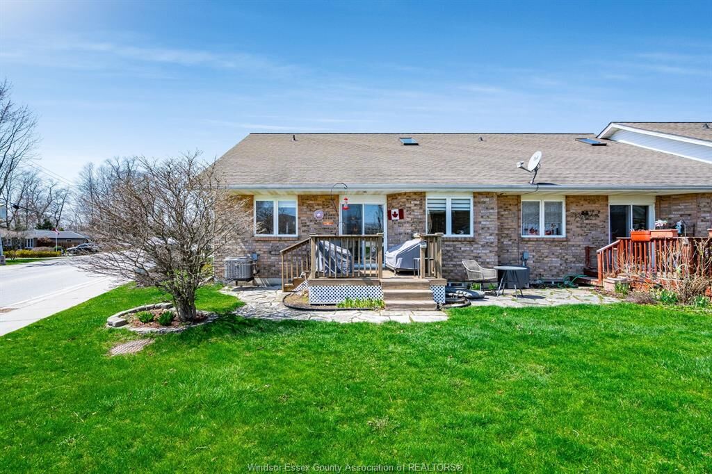 Photo de la propriété:  3 Jans Crescent  ON N9Y 4B6 