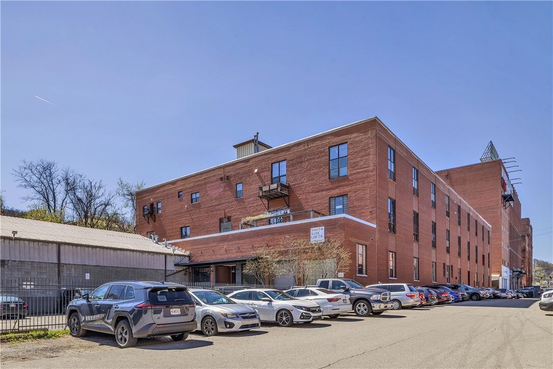 Property Photo: 2250 Mary St 204 PA 15203