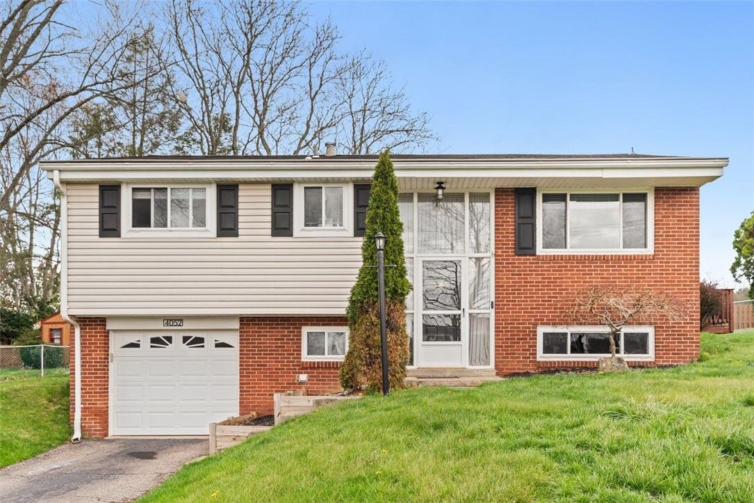 Property Photo: 4052 Crestwood Dr PA 15044
