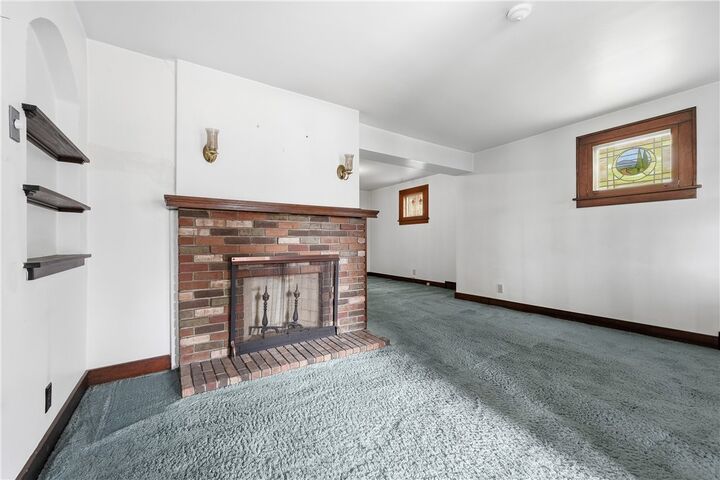 Property Photo:  309 Queenston St  PA 15210 