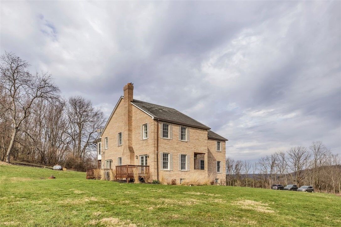 Property Photo:  339 Lindsay Rd  PA 16063 