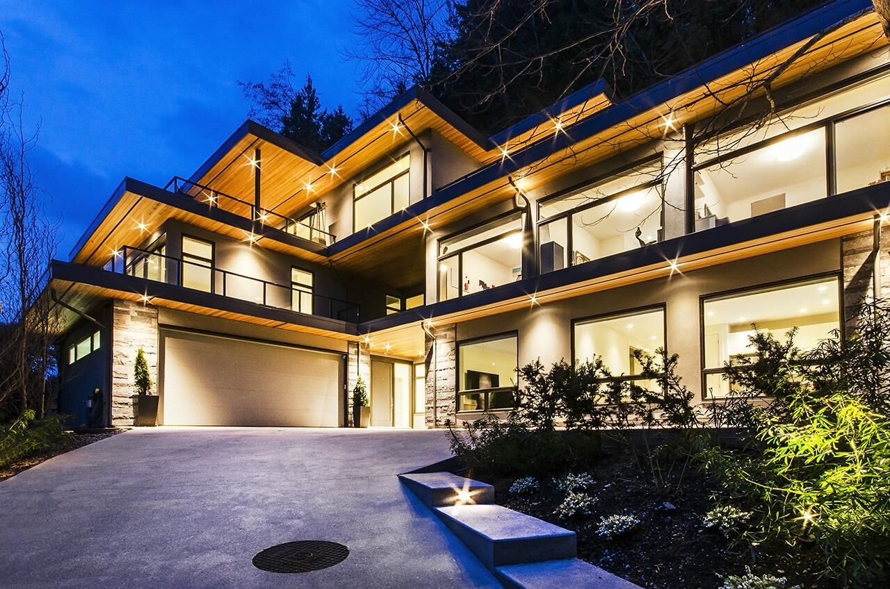 Property Photo: 817 Younette Drive BC V7T 1T1
