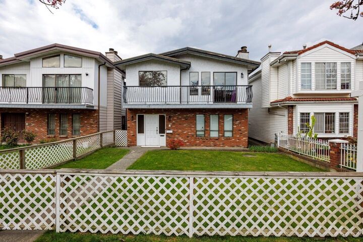 Property Photo: 431 E 18th Avenue BC V5V 1E9