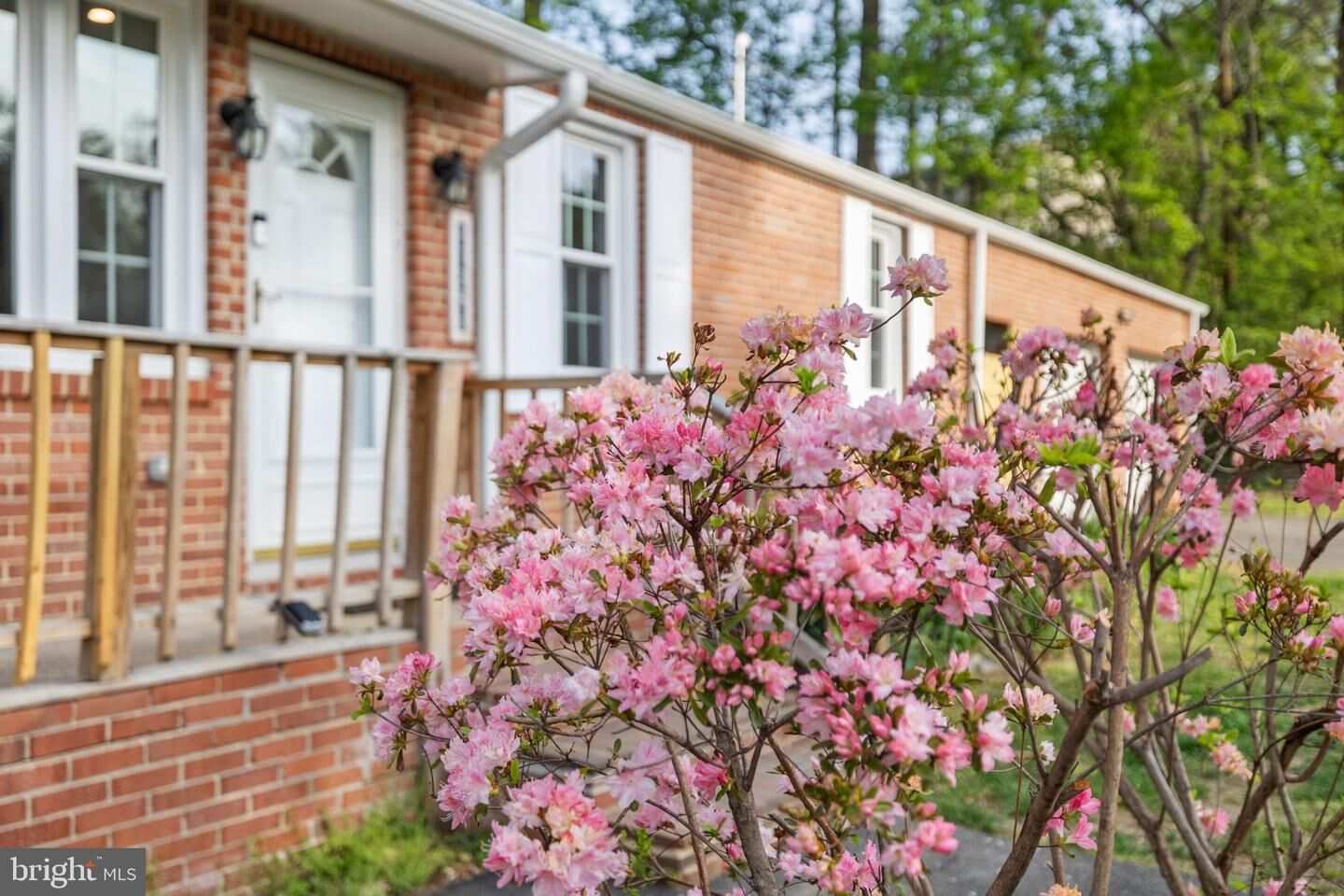 Property Photo: 17360 Tripoli Boulevard VA 22026