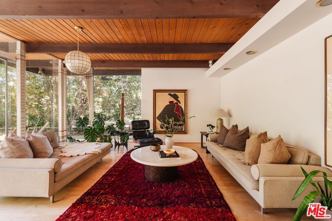 Property Photo: 3493 Valley Meadow Rd CA 91403