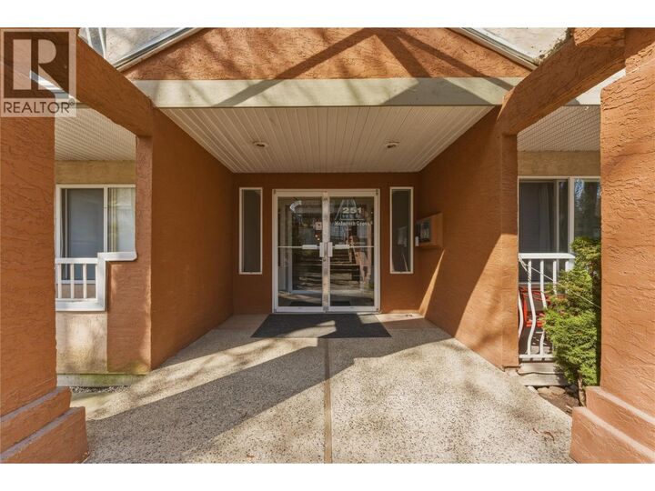 Property Photo:  251 6 Street Southeast 104  BC V1E 1J9 